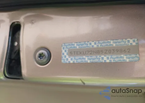 2005 Toyota Tacoma Dbl Cab Prerunner Lng Bed z USA, uszkodzony, nr VIN 5TEKU72N85Z039862